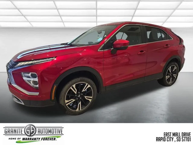 Used 2025 Red Mitsubishi SE image 1