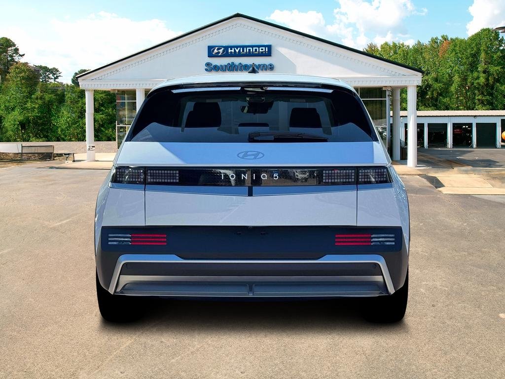 New 2026 White Hyundai SE image 6