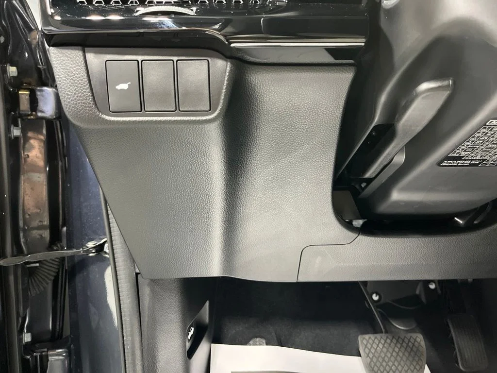 Used 2026 Meteorite Gray Metallic Honda EX-L image 13