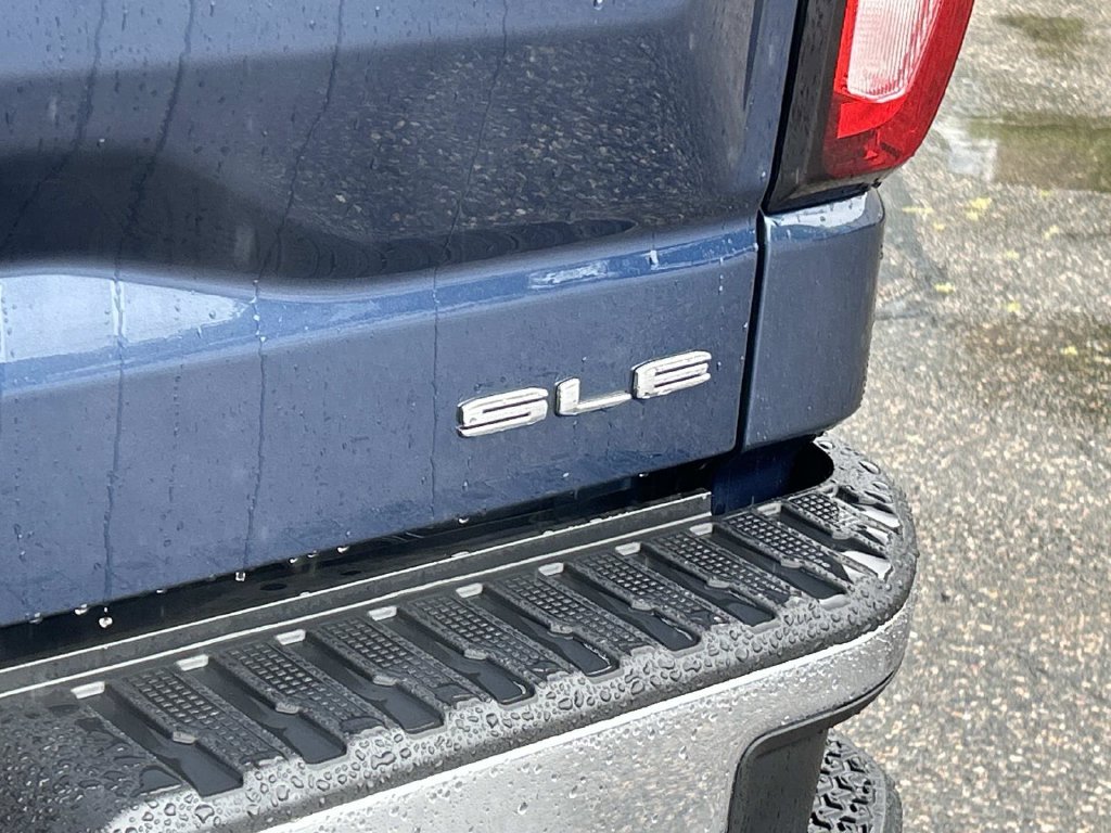 Used 2019 Blue GMC SLE image 12