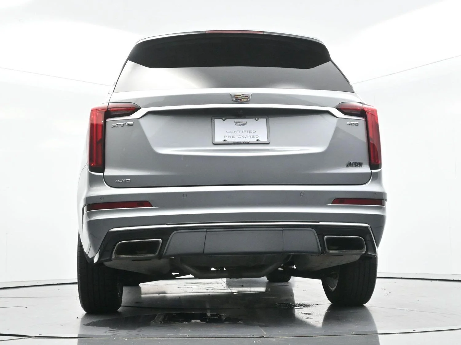 Used 2024 Argent Silver Metallic Cadillac Premium Luxury image 56