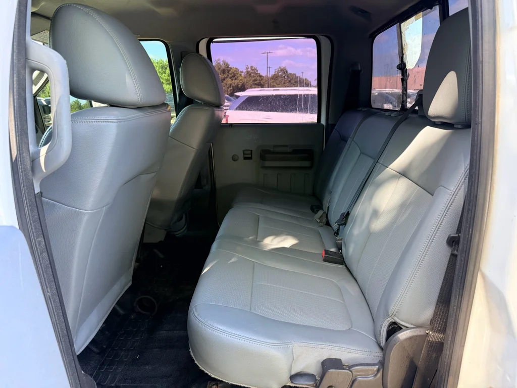 Used 2015 Oxford White Ford XL image 22