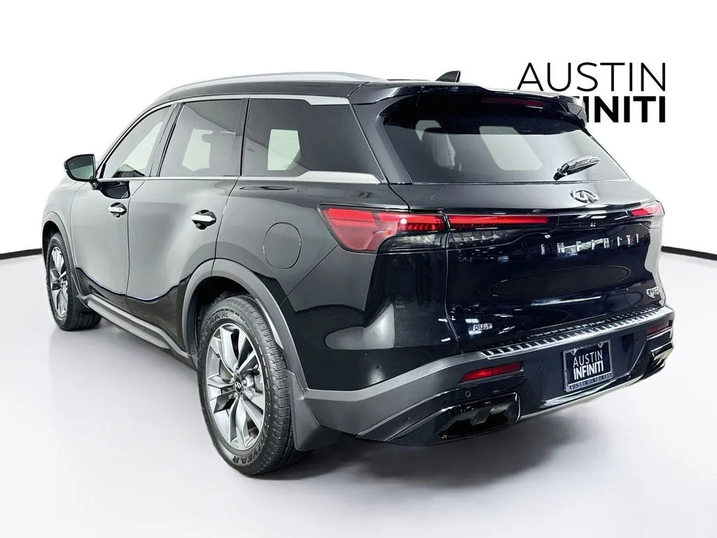 Certified Used 2023 Mineral INFINITI LUXE image 7
