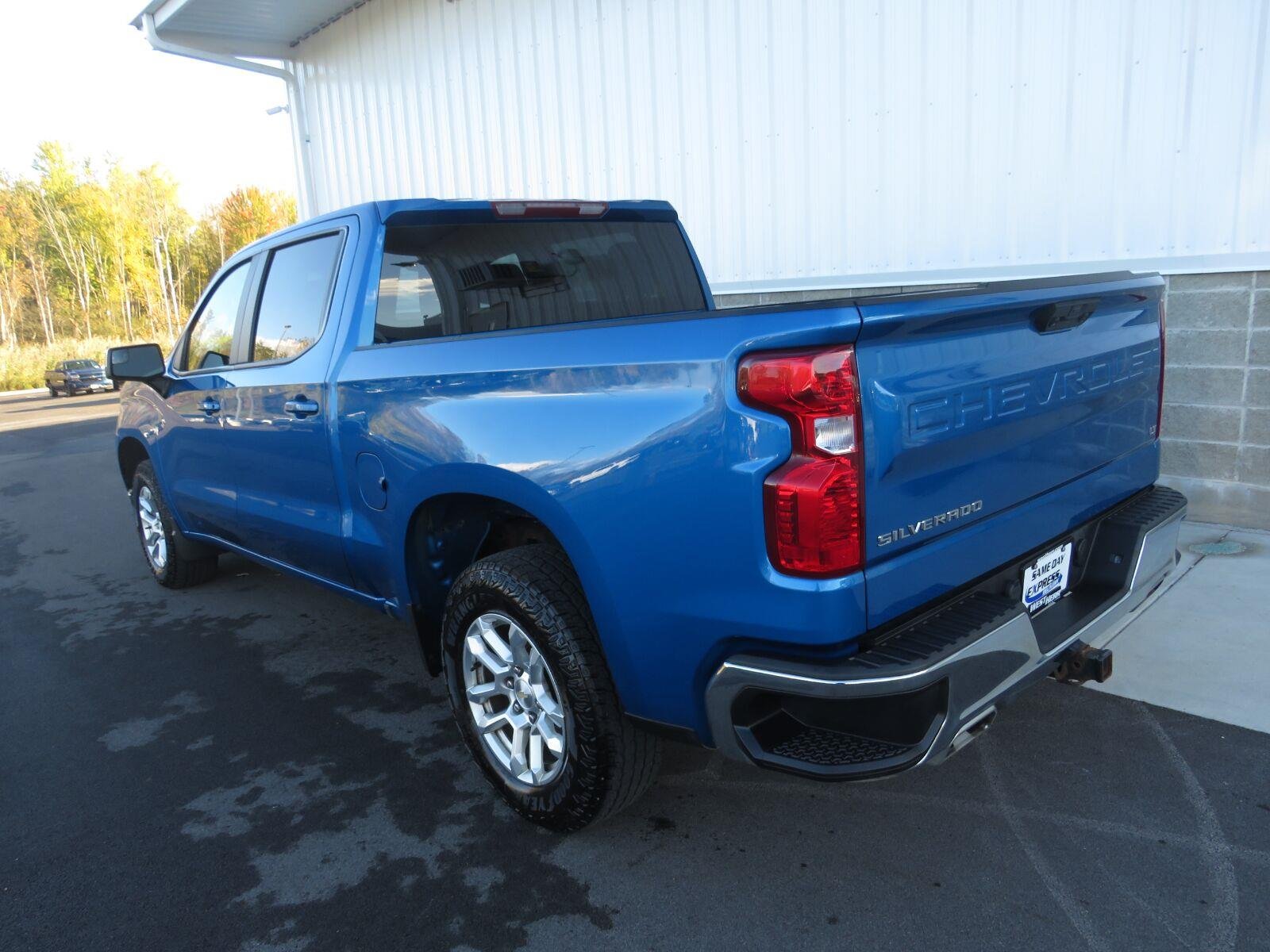 Used 2022 Glacier Blue Metallic Chevrolet LT image 15