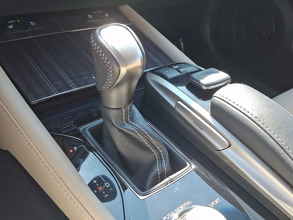 Used 2020 Silver Lexus 350 image 11