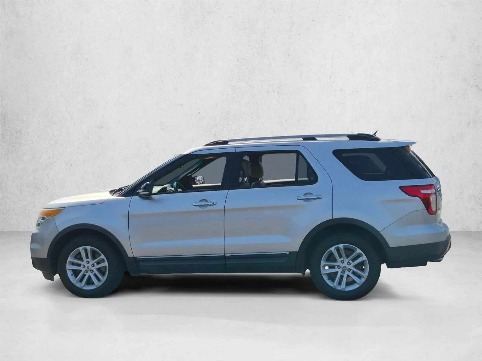 Used 2015 Ingot Silver Metallic Ford XLT image 8