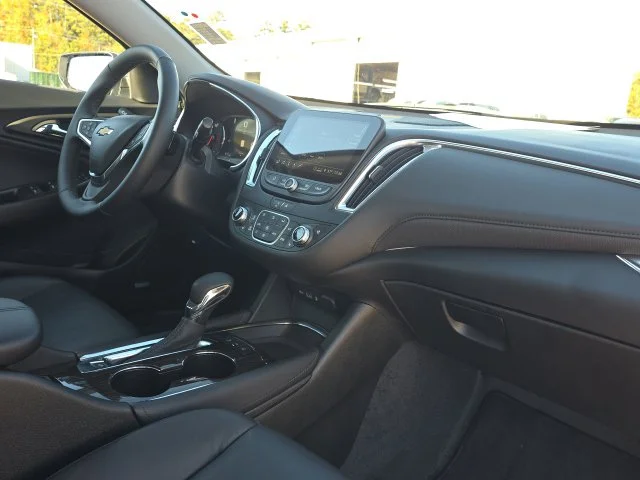 Used 2025 Gray Chevrolet LT image 23