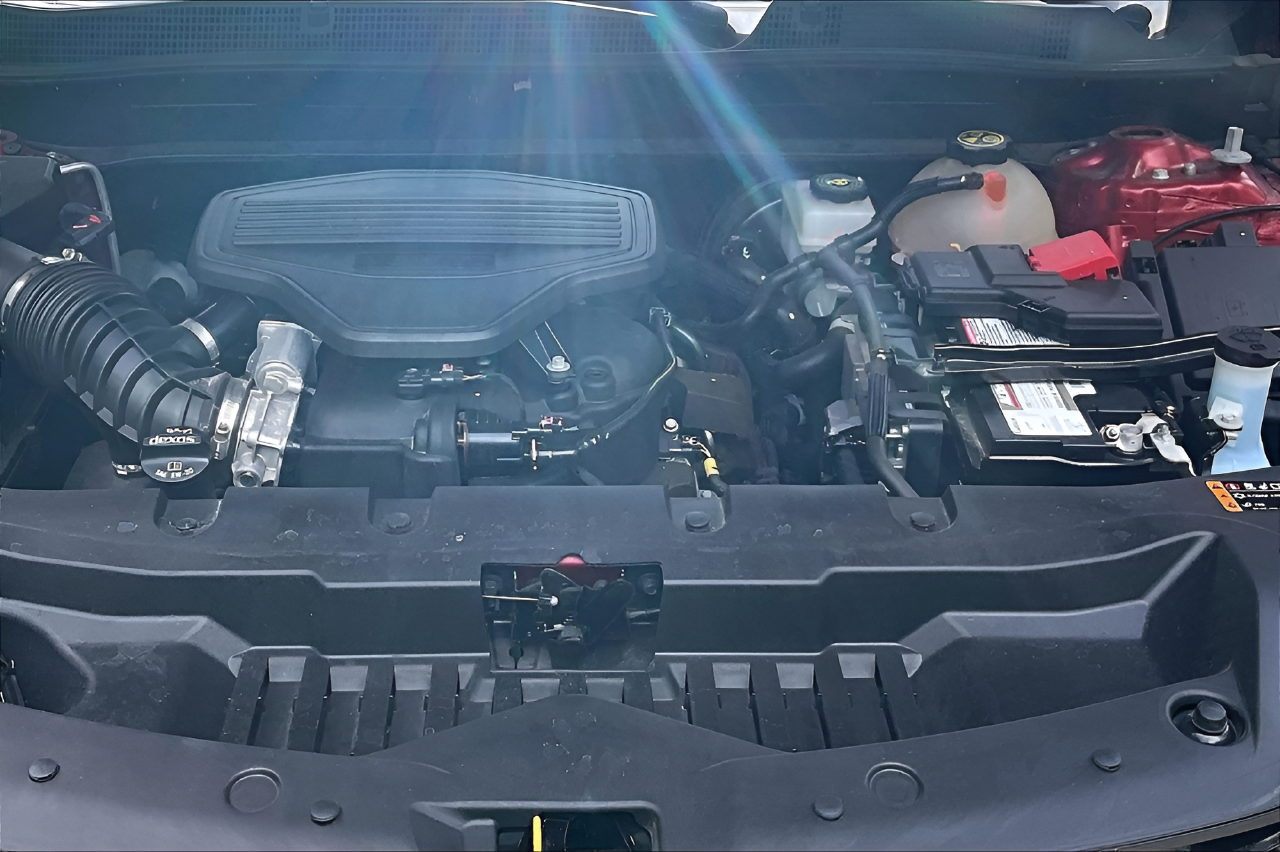 Used 2022 Red Chevrolet RS image 27