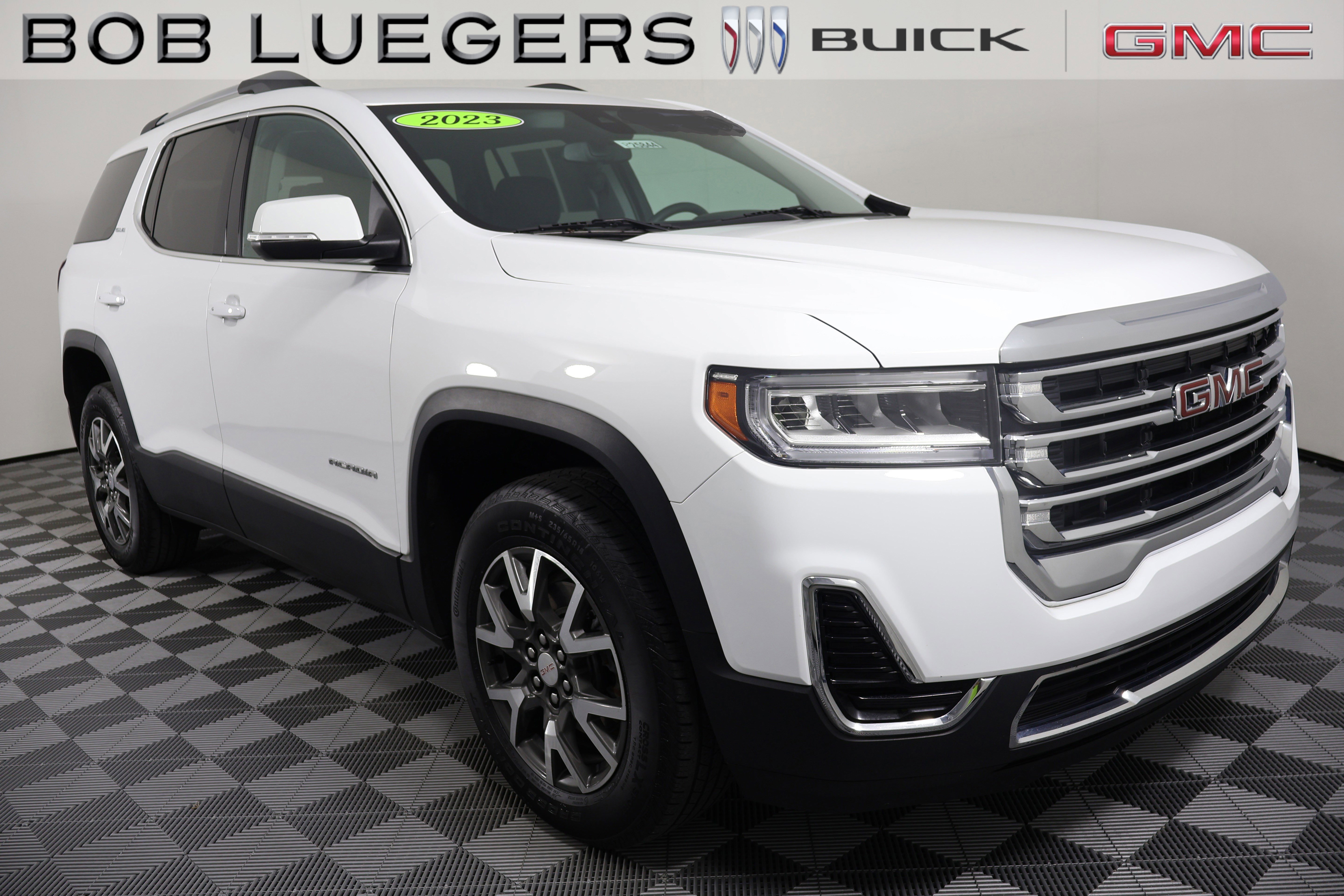 Summit White 2023 GMC Acadia SLE FWD SUV / Crossover Front-Wheel Drive Automatic