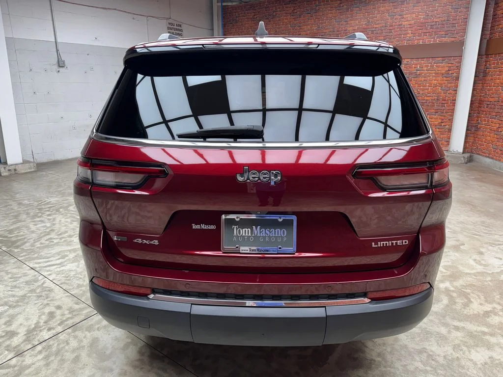 Certified Used 2022 Velvet Jeep Limited image 4
