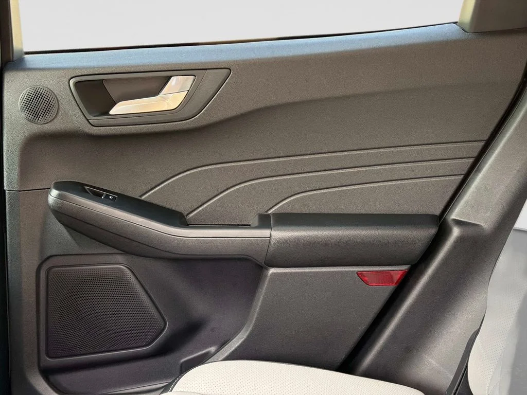 Used 2024 Gray Metallic Ford Platinum image 16