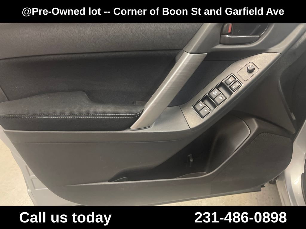 Used 2014 Silver Subaru 2.5i Premium image 15