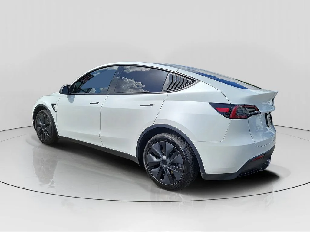 Used 2024 White Tesla Long Range image 5