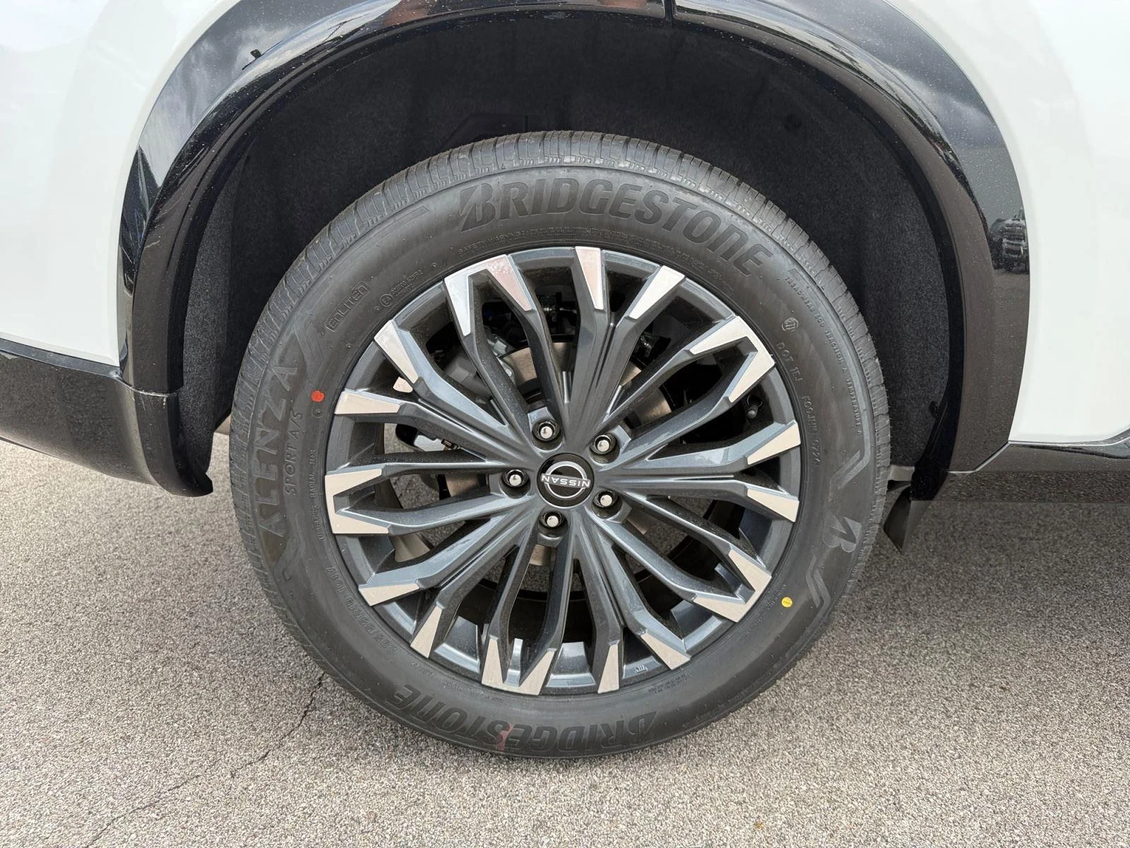 New 2026 Everest White Pearl/Super Black Nissan Platinum image 30