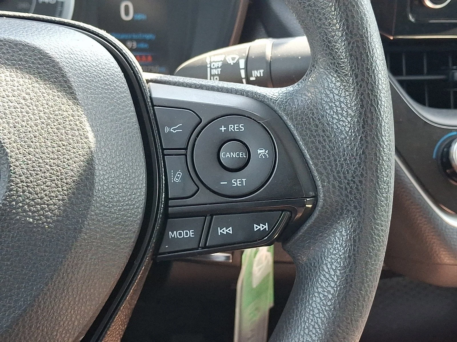 Used 2020 Super White Toyota LE image 22