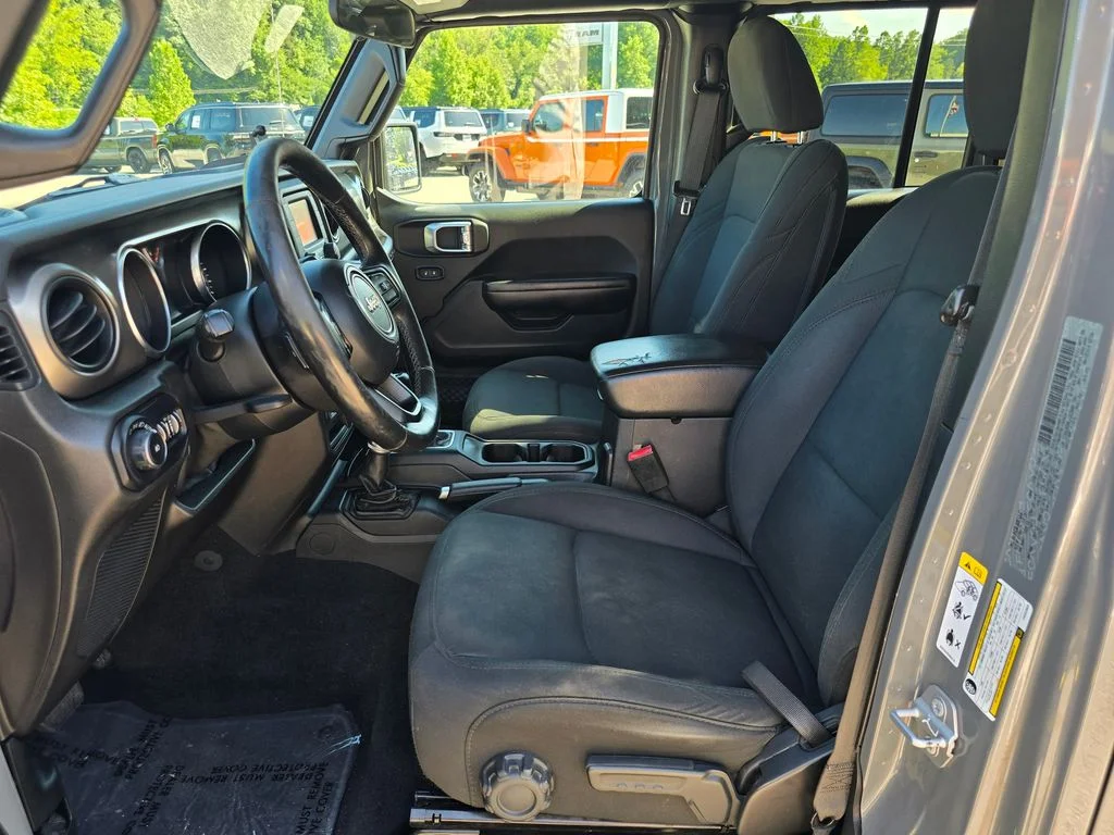 Used 2018 Gray Jeep Unlimited Sport S image 4