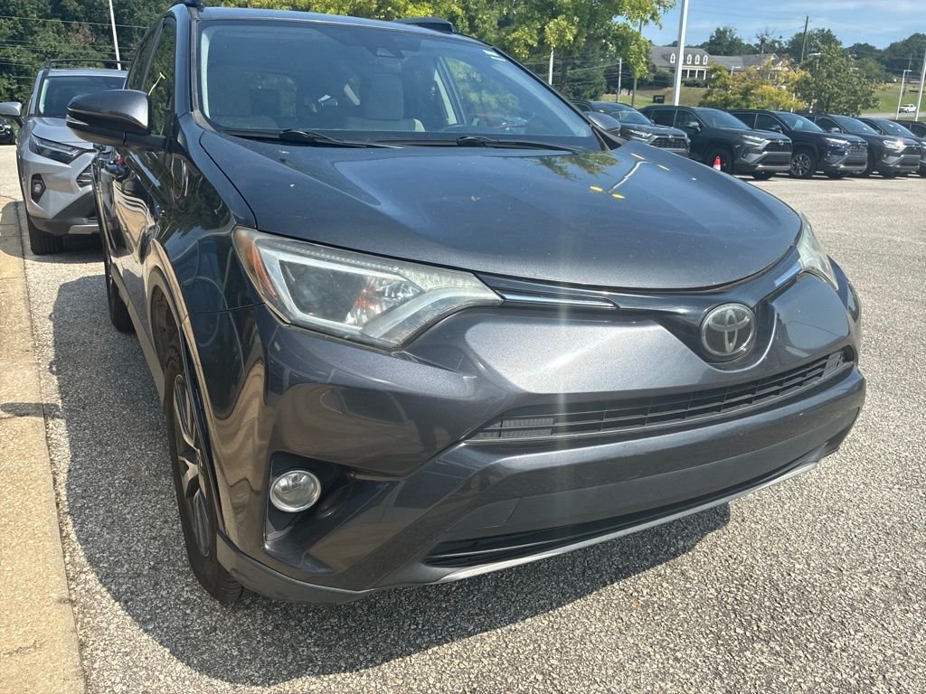 Used 2018 Gray Toyota XLE image 4
