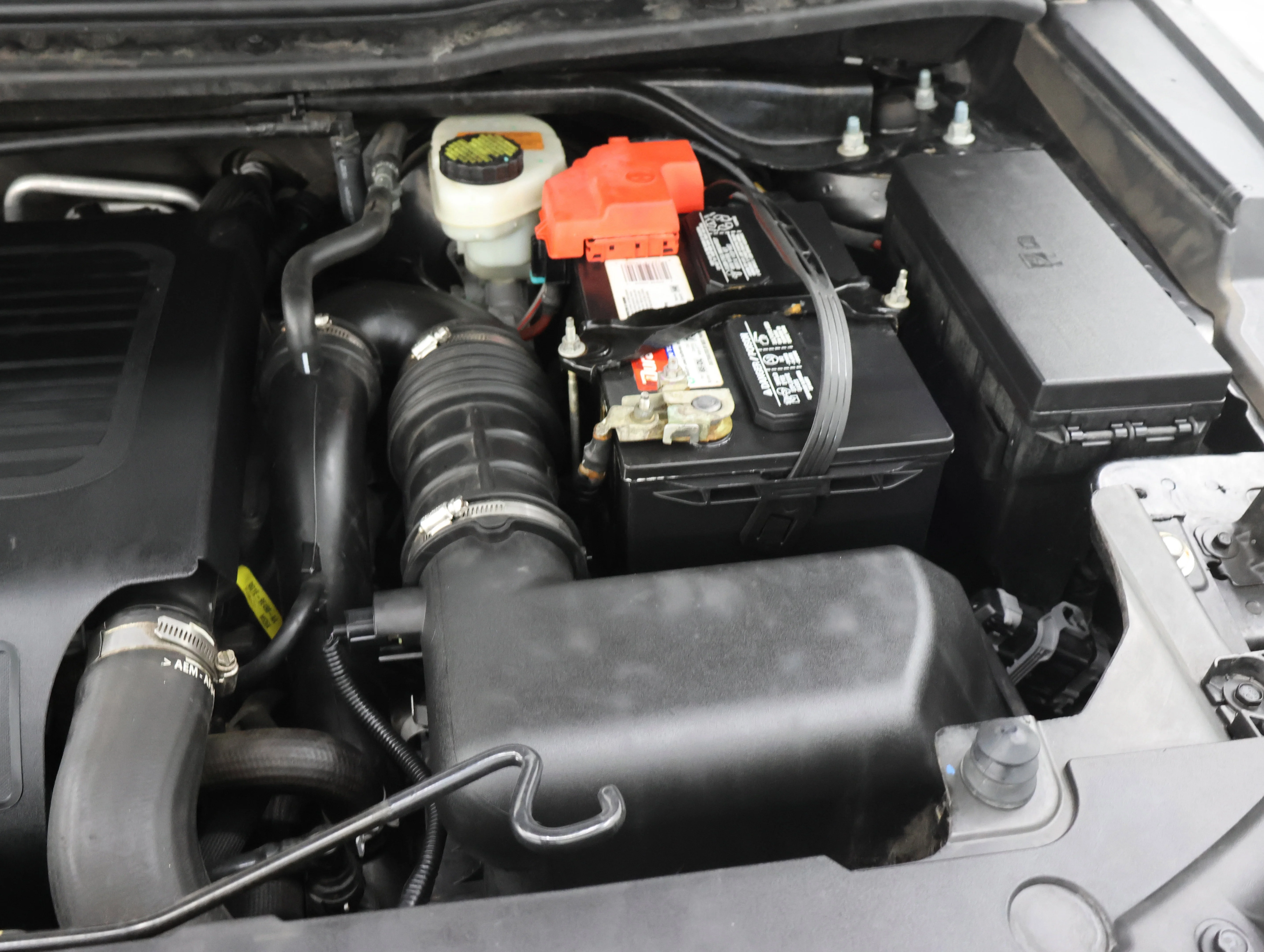 Used 2015 Magnetic Metallic Ford Sport image 18