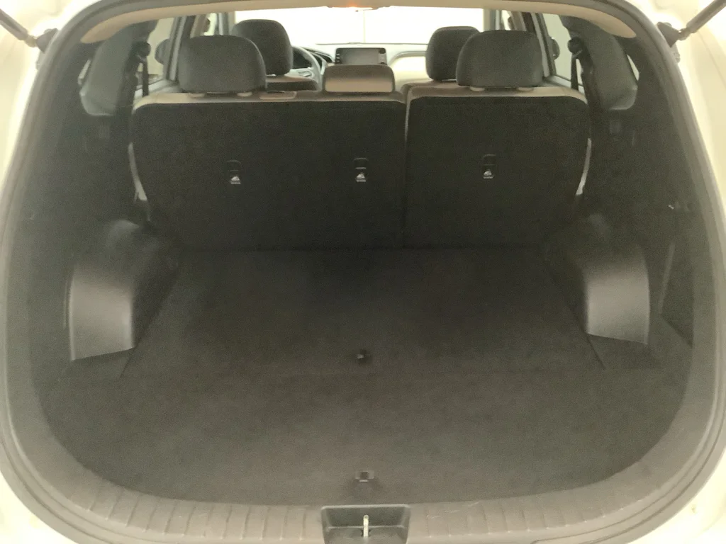 Used 2022 Quartz White Hyundai SEL image 8