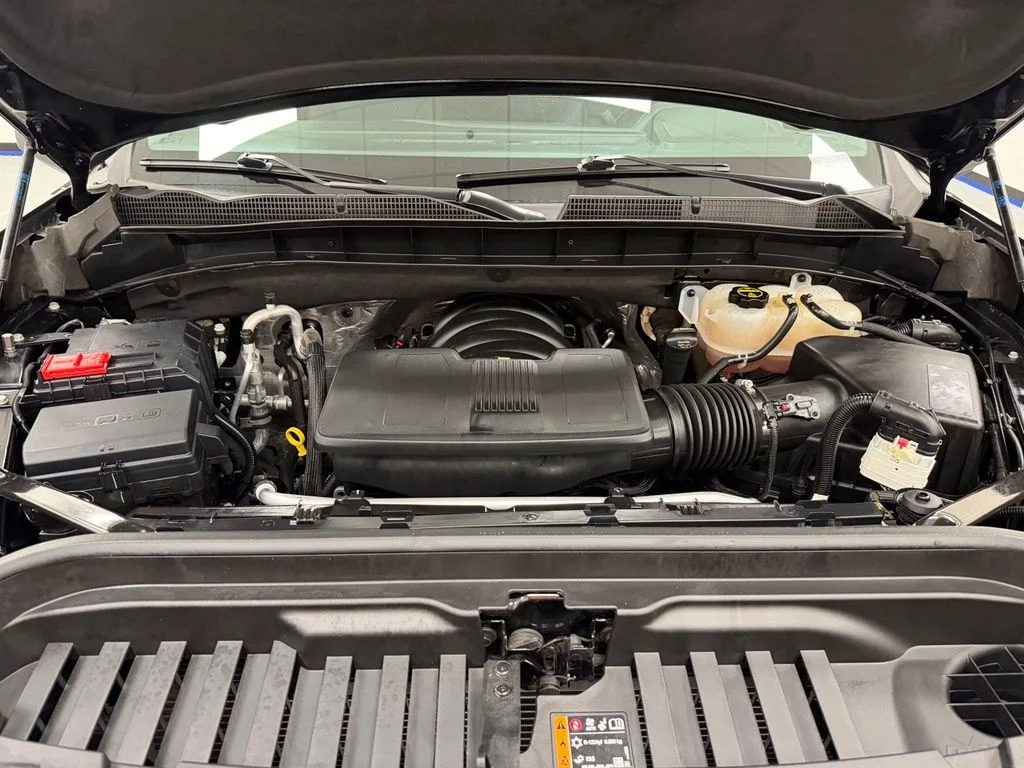 Used 2025 Black GMC SLT image 23