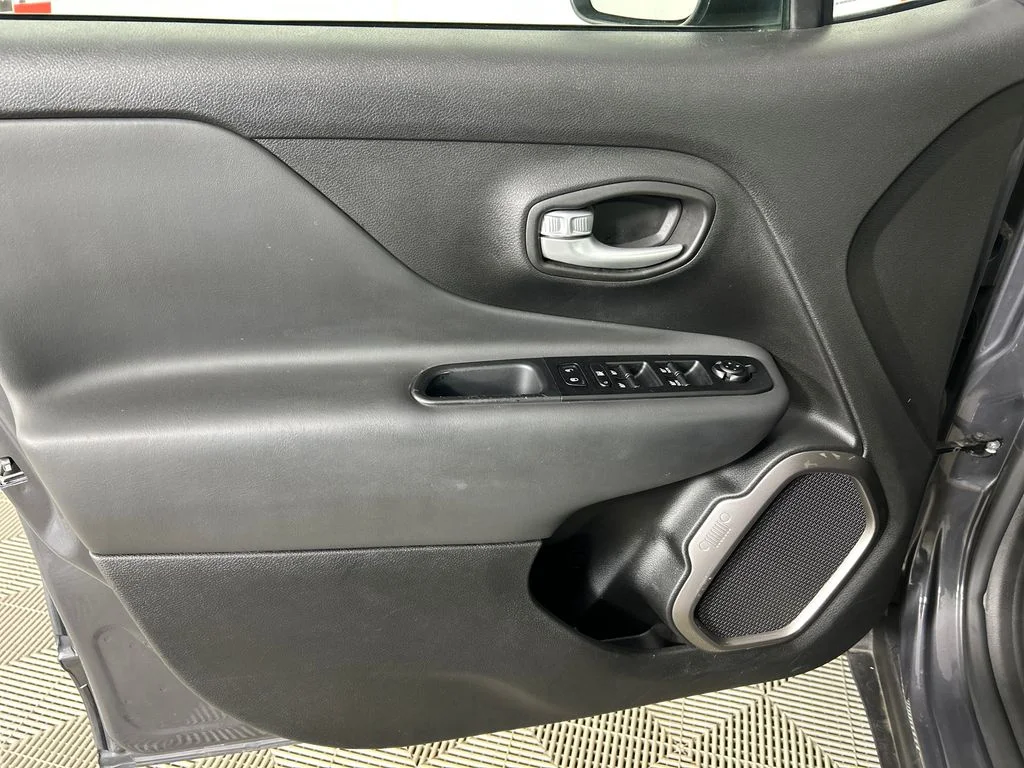 Used 2023 Gray Jeep Limited image 11