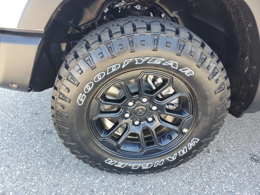 New 2026 Bright White Clear-Coat Exterior Paint RAM Rebel image 11