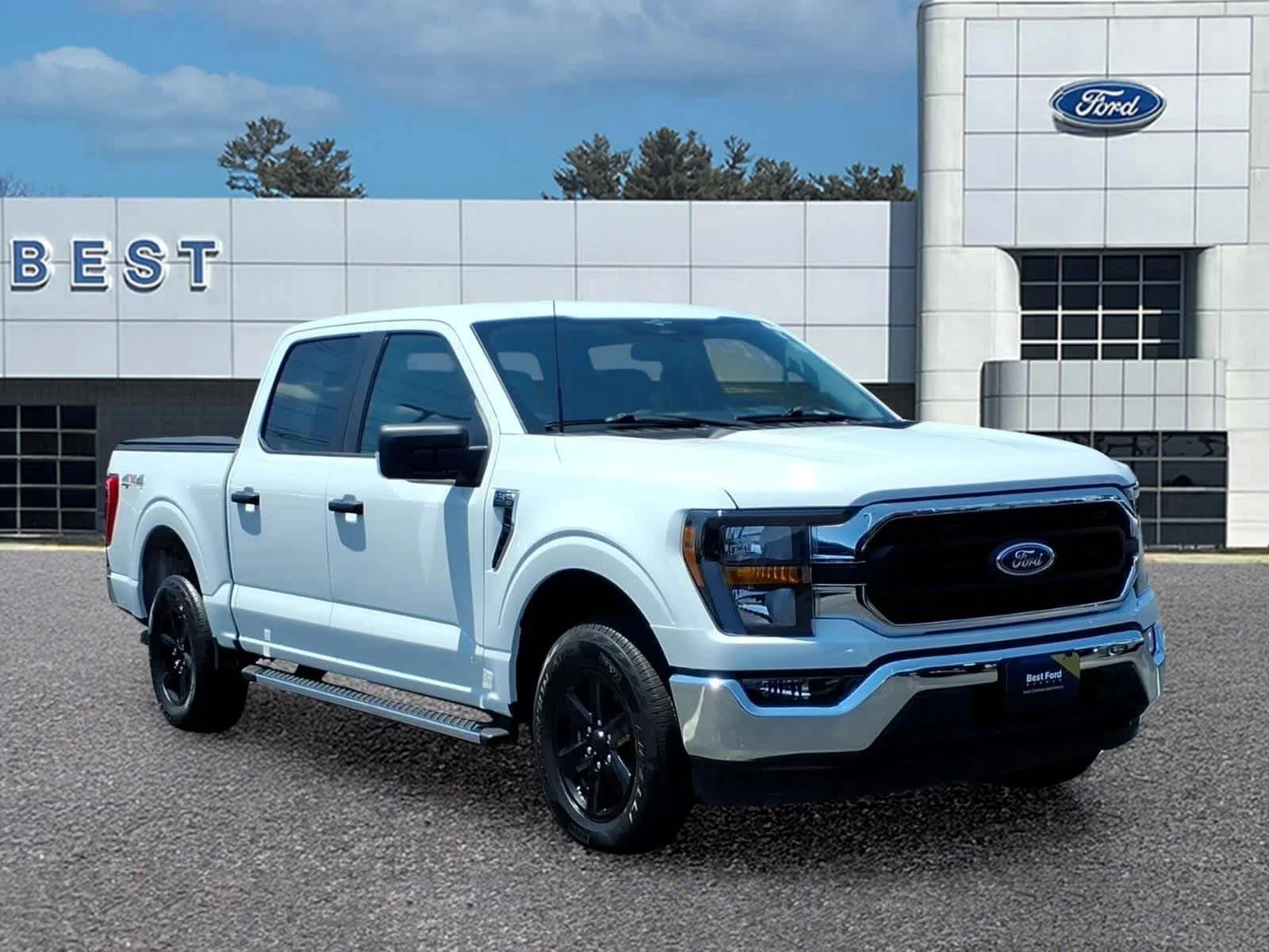 Used 2023 Oxford White Ford XLT image 9