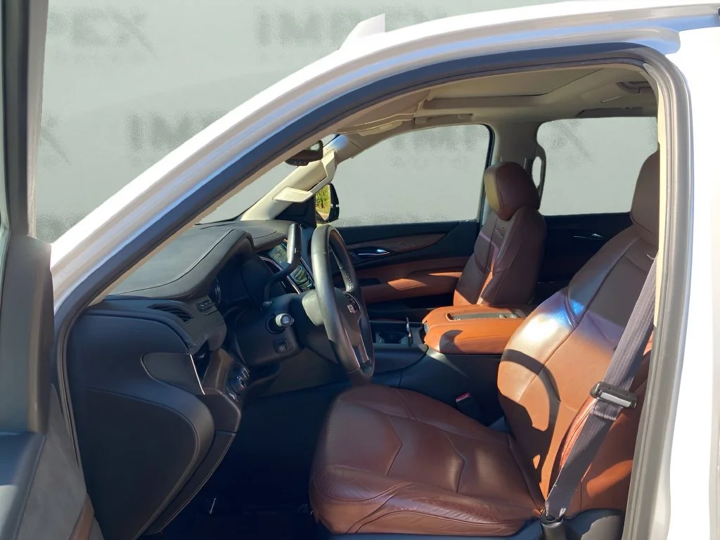 Used 2016 CRYSTAL WHITE TRICOAT Cadillac Premium Collection image 9
