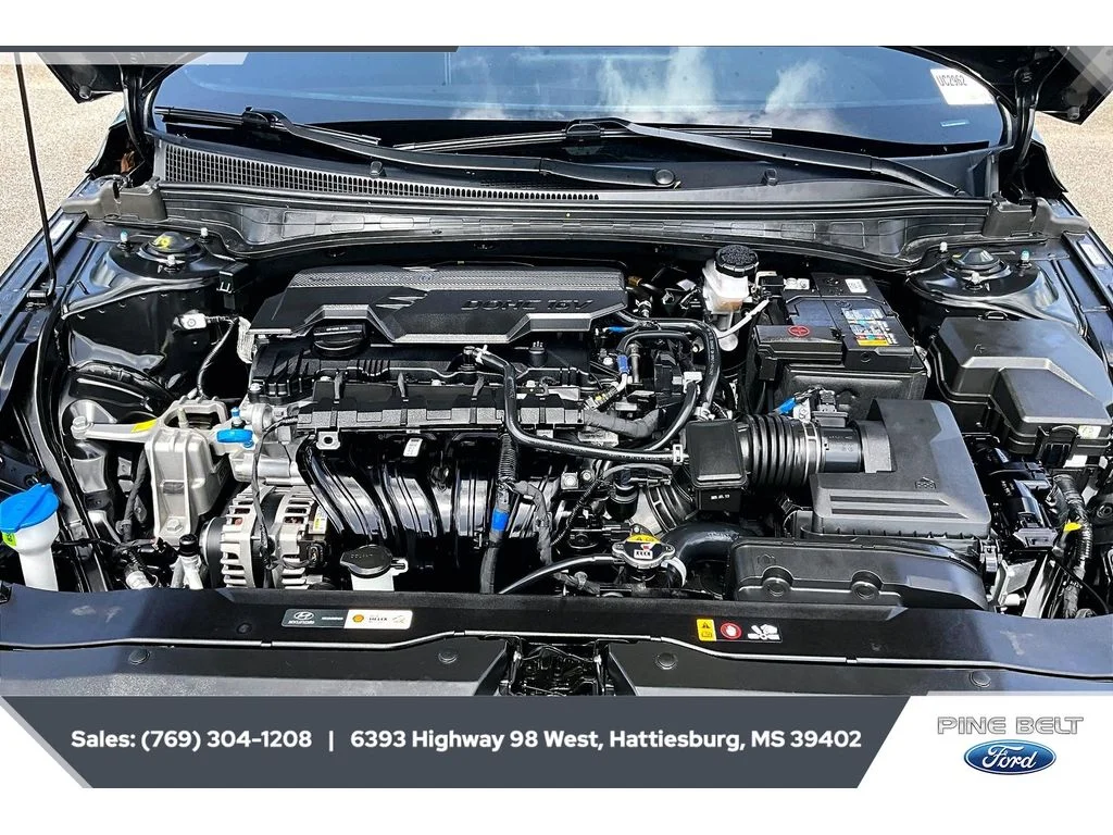 Used 2025 Abyss Black Hyundai SEL Sport image 8