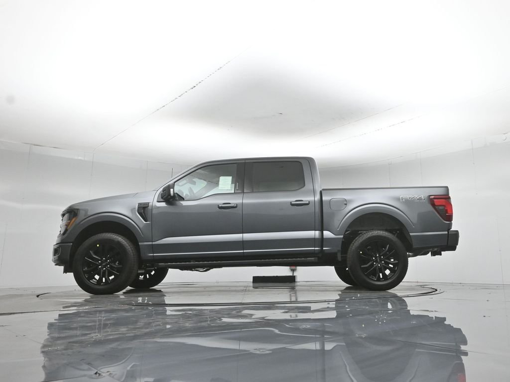 New 2026 Carbonized Gray Metallic Ford XLT image 7