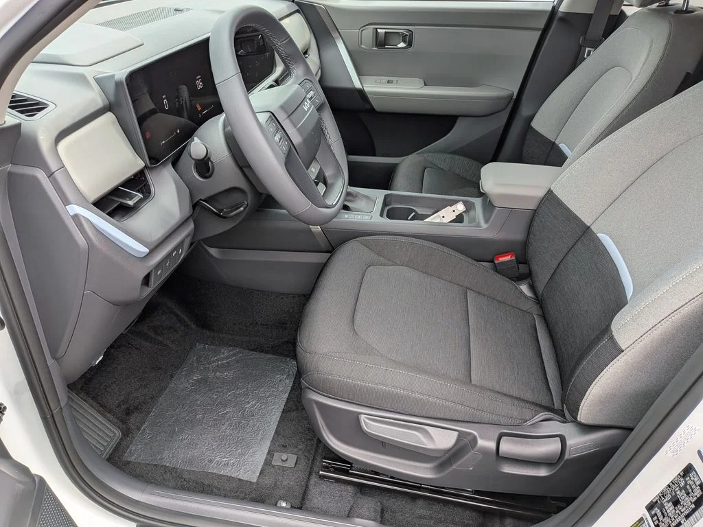 New 2027 Snow White Pearl Kia LX image 45