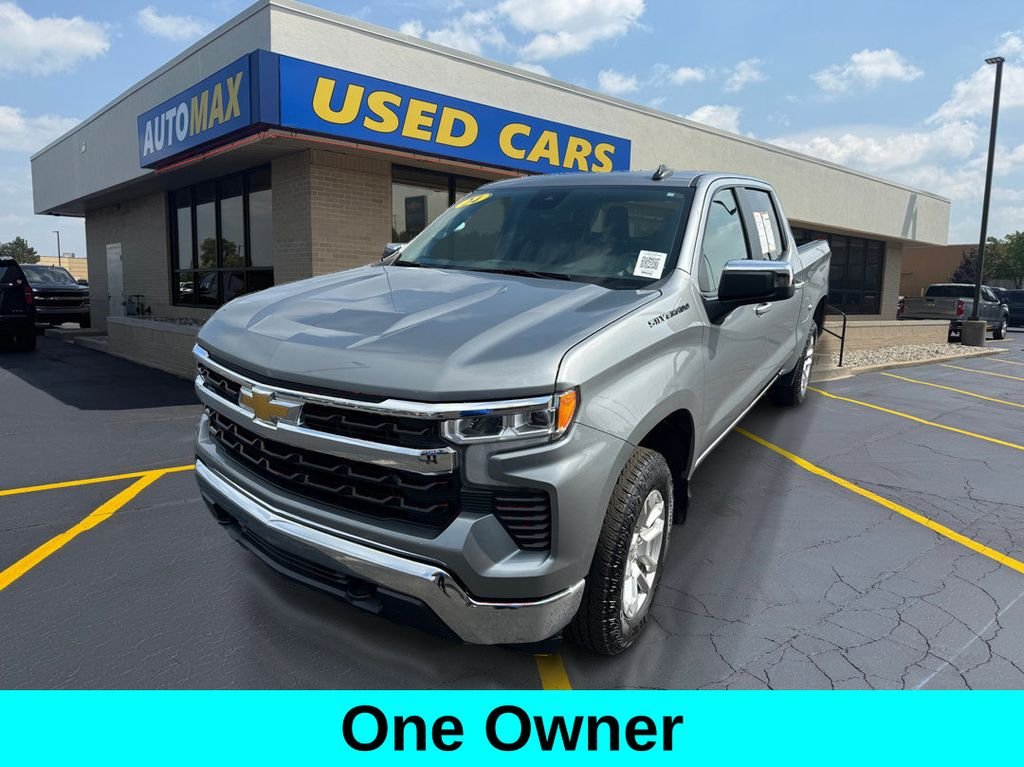 Used 2024 Sterling Gray Metallic Chevrolet LT image 1