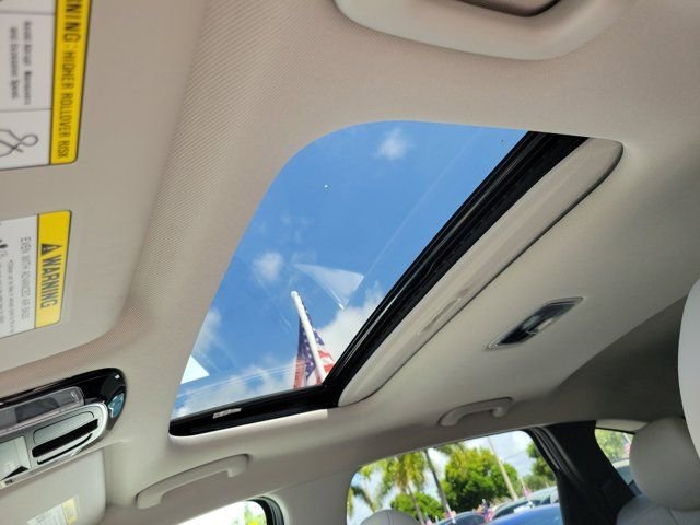 Certified Used 2025 White Hyundai SEL Convenience image 19