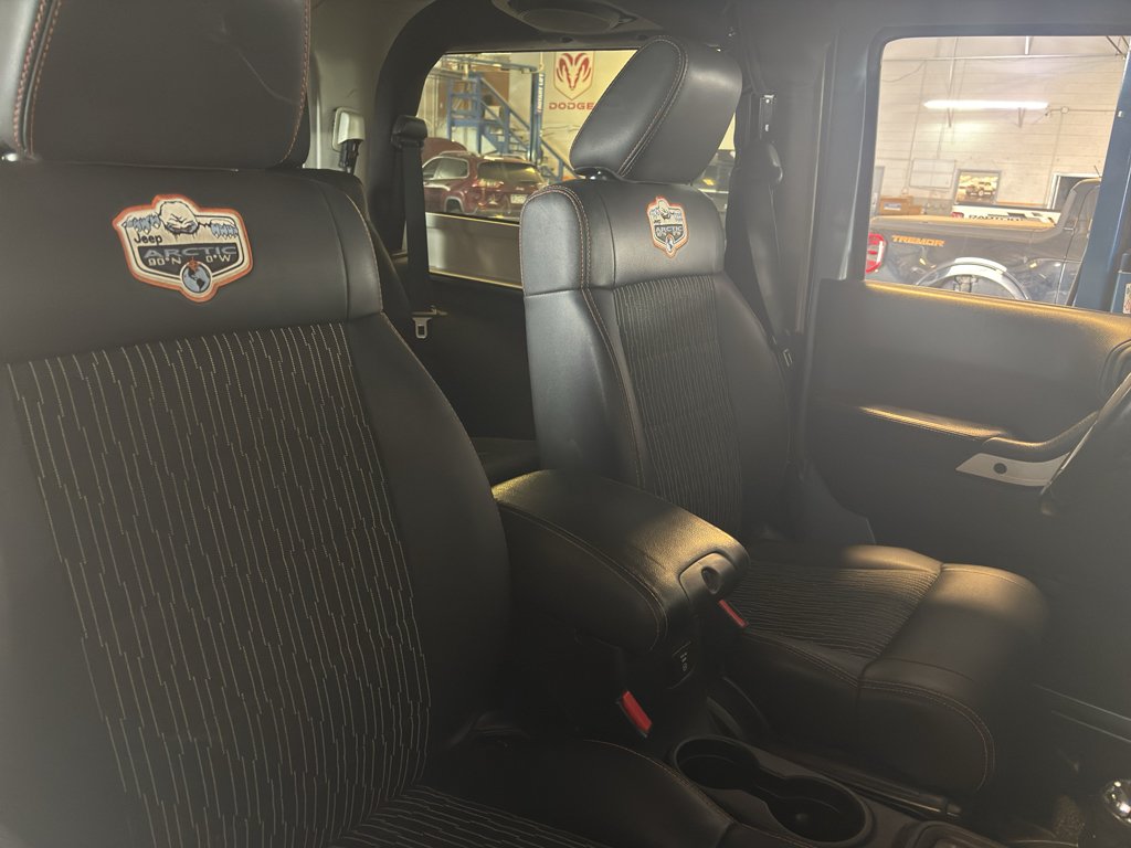 Used 2012 Grey Jeep Arctic image 9