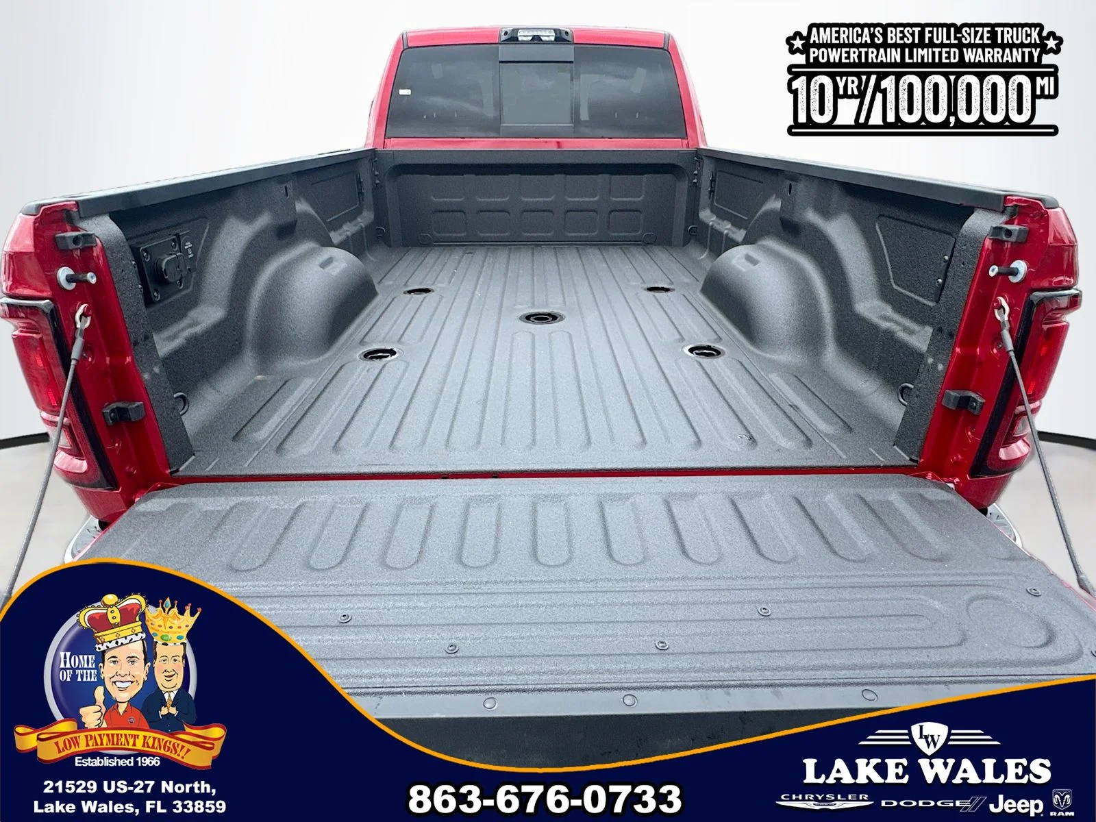 New 2026 Molten Red Pearl-Coat Exterior Paint RAM TRADESMAN image 23