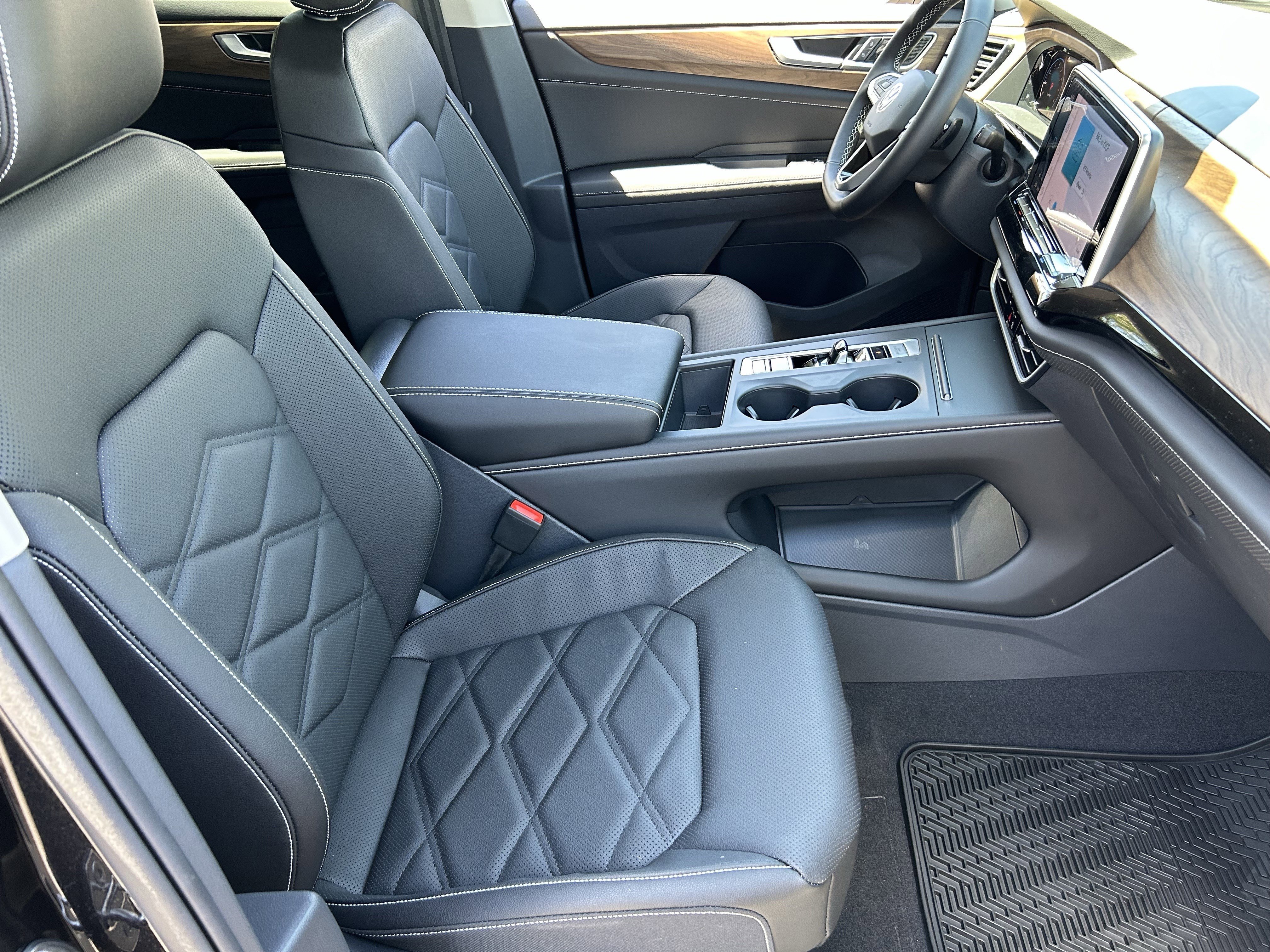 New 2026 Deep Black Pearl Volkswagen 2.0T SE image 7
