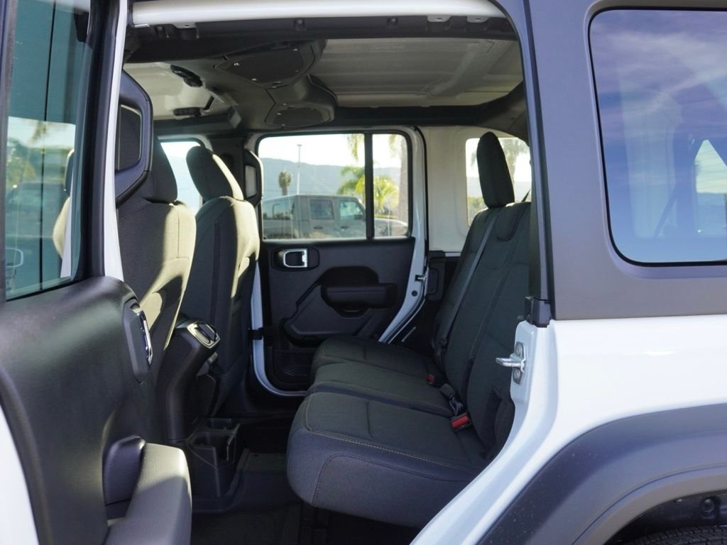 New 2026 Bright White Clear-Coat Exterior Paint Jeep Sport image 19