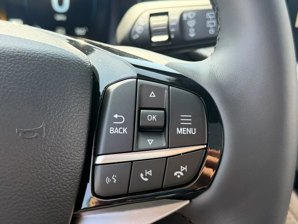 New 2027 Star White Metallic Tri-Coat Ford Platinum™ image 14