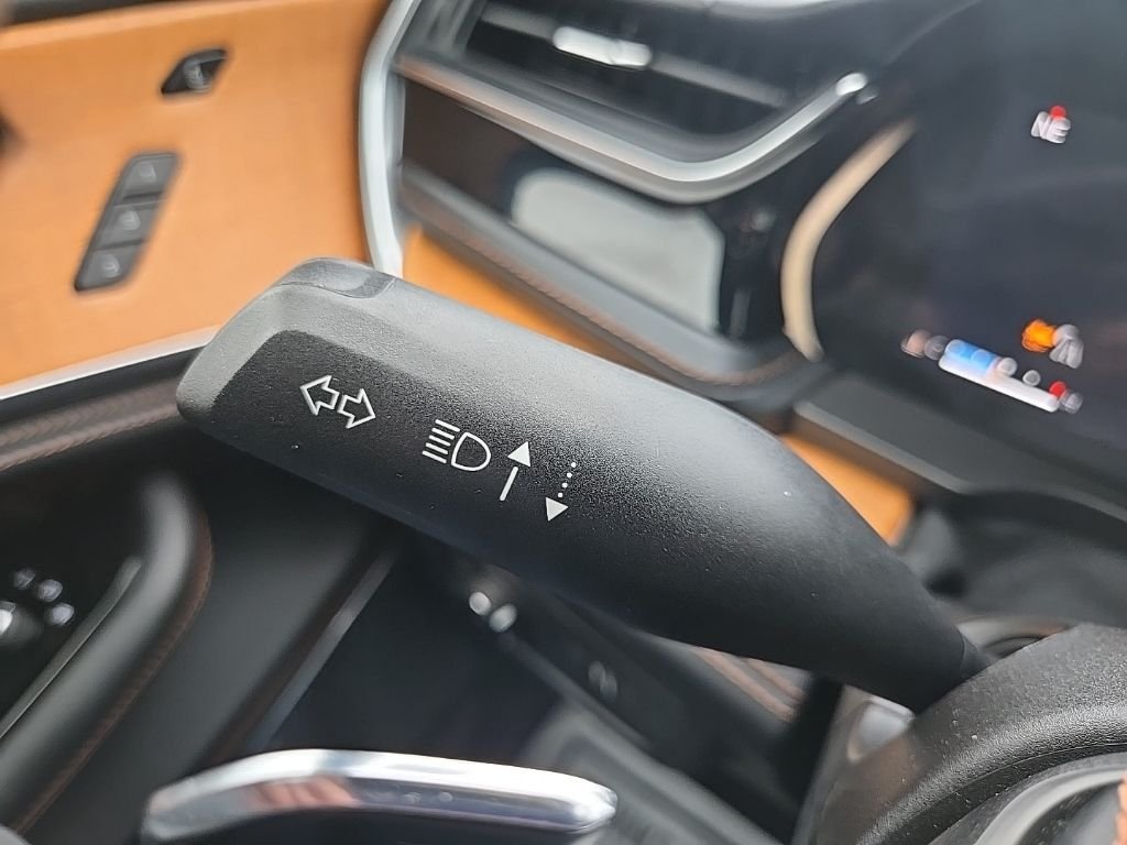 Used 2022 White Jeep Summit Reserve image 47