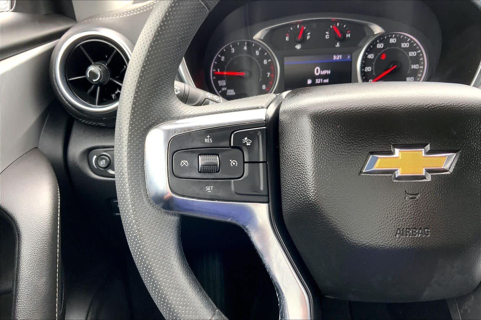 Used 2025 Summit White Chevrolet LT image 23
