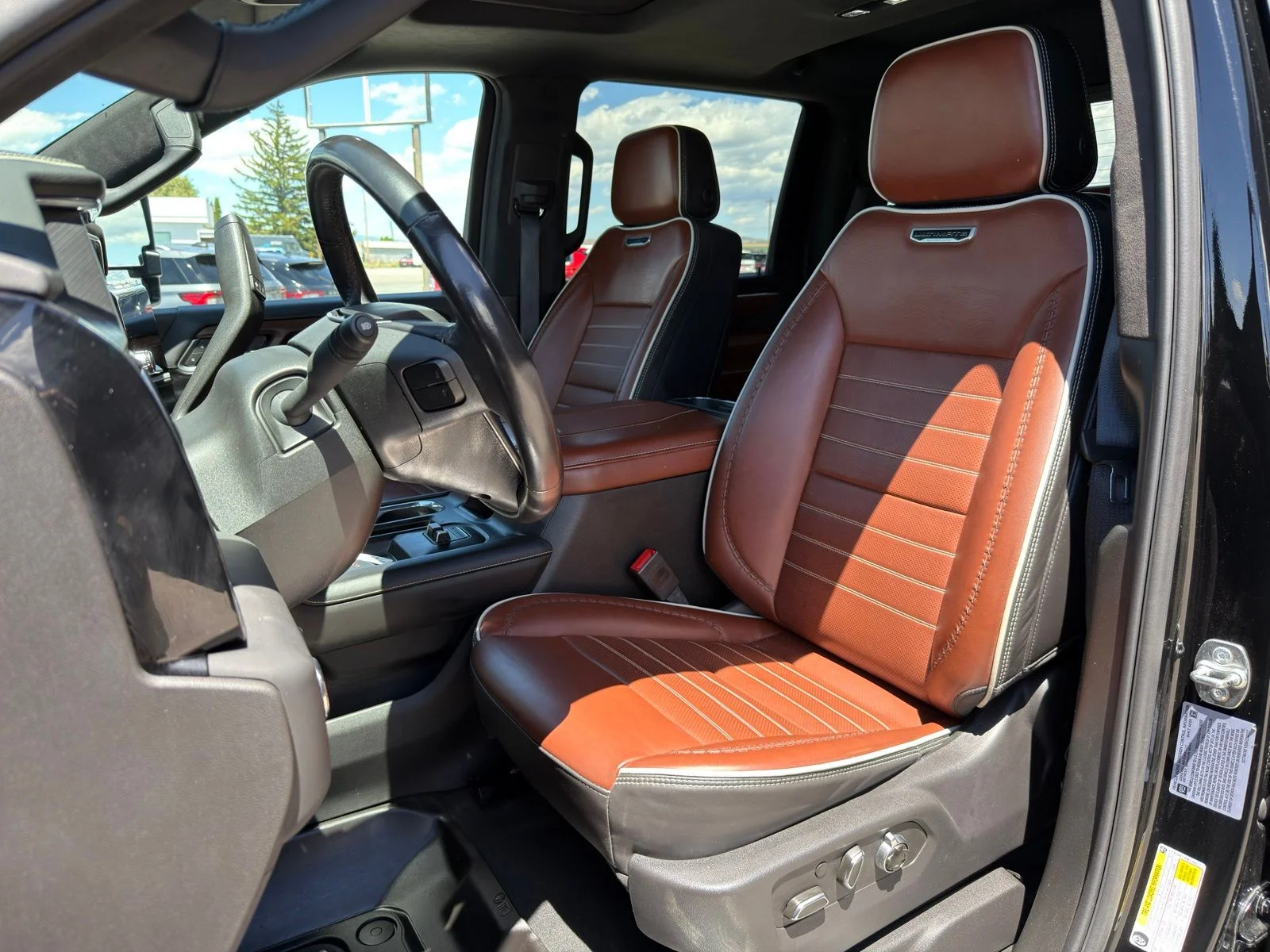 Used 2025 Black GMC Denali Ultimate image 14