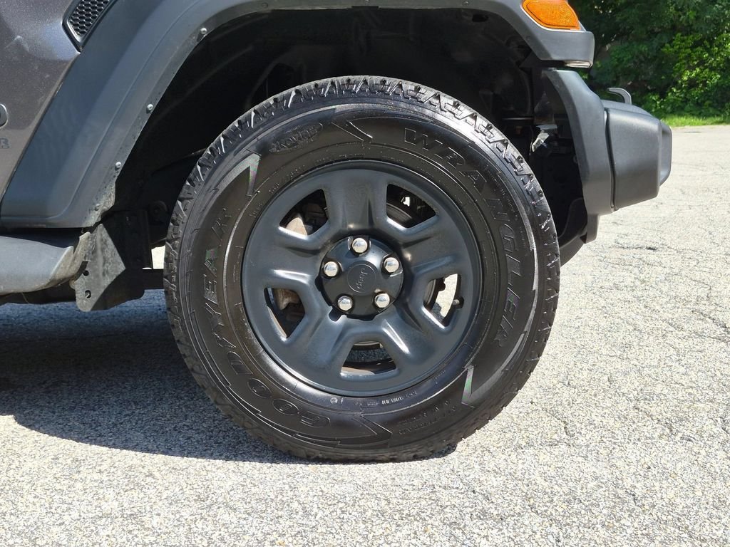 Used 2022 Gray Jeep Unlimited Sport image 25