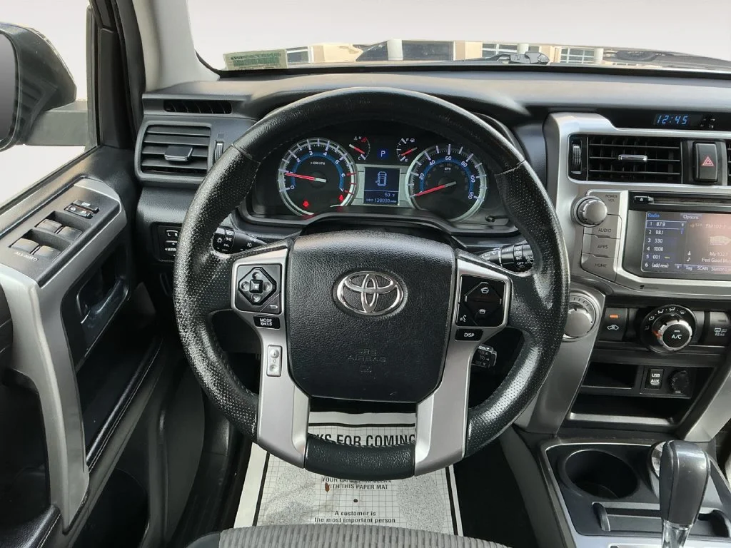 Used 2016 Blue Toyota SR5 image 17