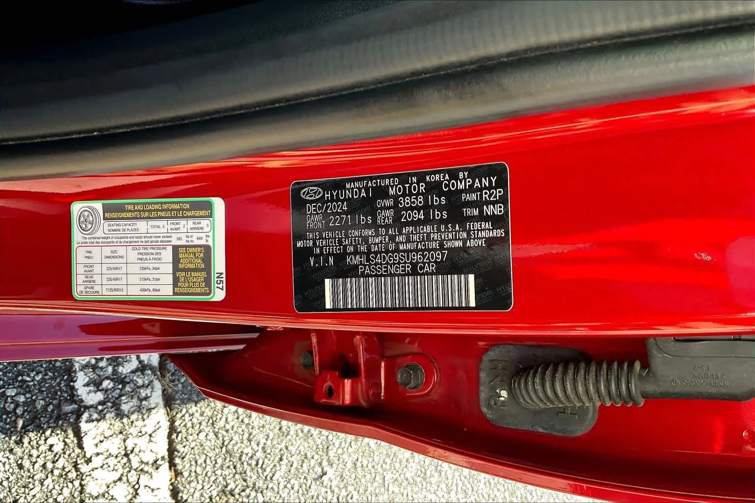 Used 2025 Ultimate Red Hyundai SEL Convenience image 35