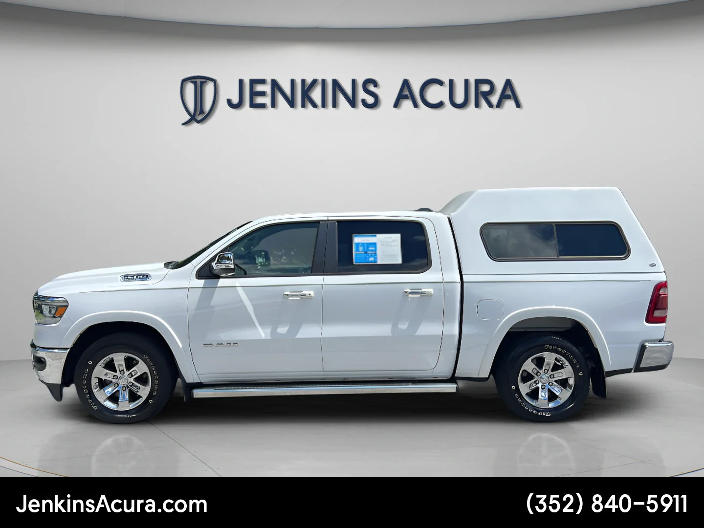 Used 2022 Bright White Clearcoat Ram Laramie image 6