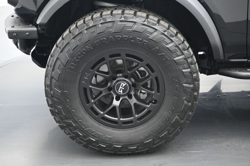 New 2026 Shadow Black Ford Badlands image 21
