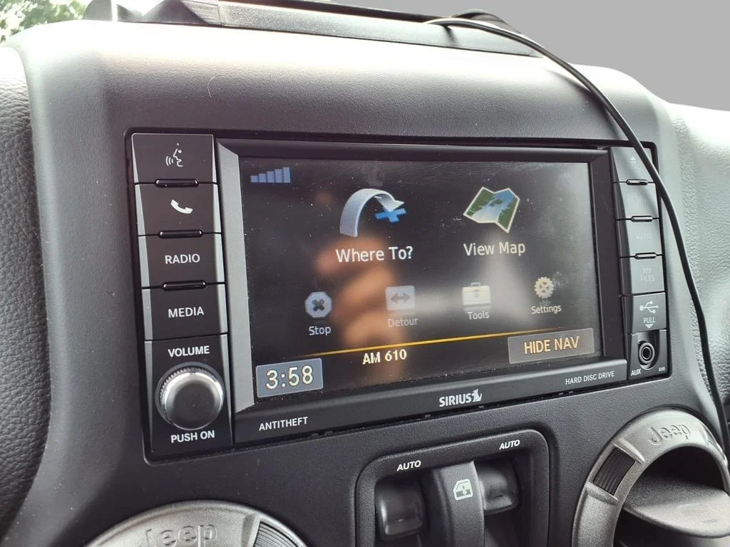 Used 2017 White Jeep Sport image 7