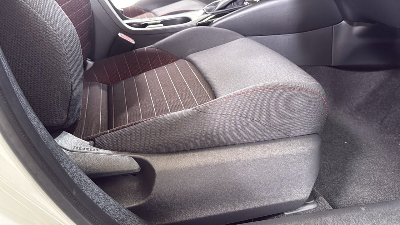 New 2027 Wind Chill Pearl <sup>1</sup> Toyota  SE image 20