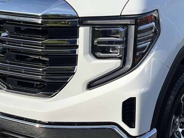 Used 2025 White GMC SLT image 10