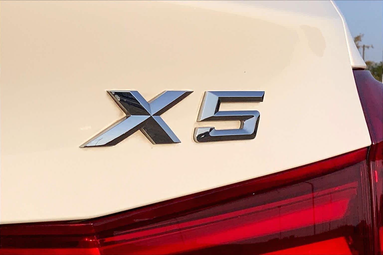 Used 2018 Alpine White BMW xDrive40e iPerformance image 30